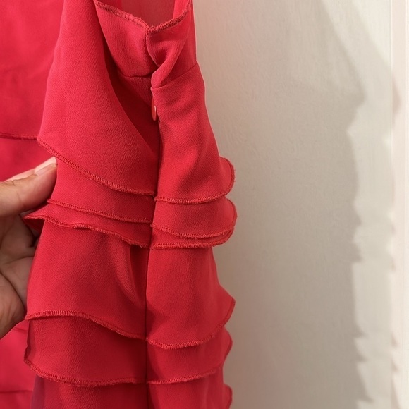 Express tiered tanktop with a zipper side closure. - Picture 3 of 4